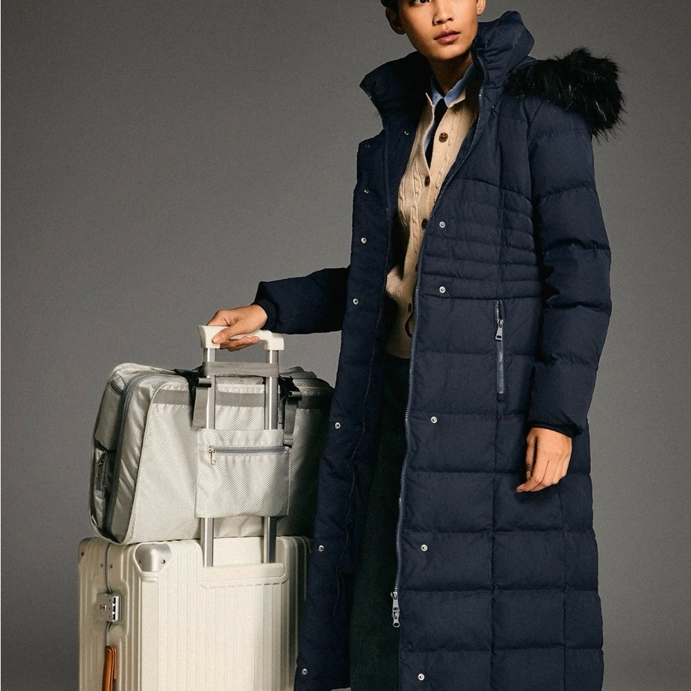 Women's Black  Puffer Coat with Faux Fur Hood